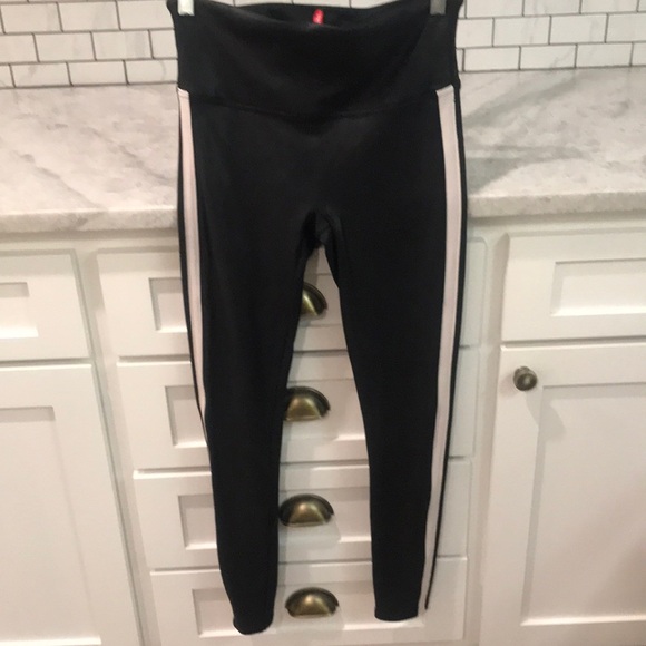 SPANX Pants - Spanx Faux Leather Leggings Womens Medium Black White Stripe Shape Slimming Pant
